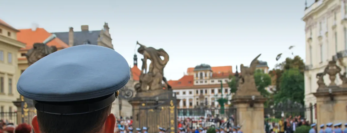 Prague city tour with Castle, Changing of the Guard and AR tour app