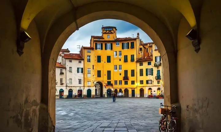 Exclusive Private Shore Excursion from Livorno port to Pisa and Lucca
