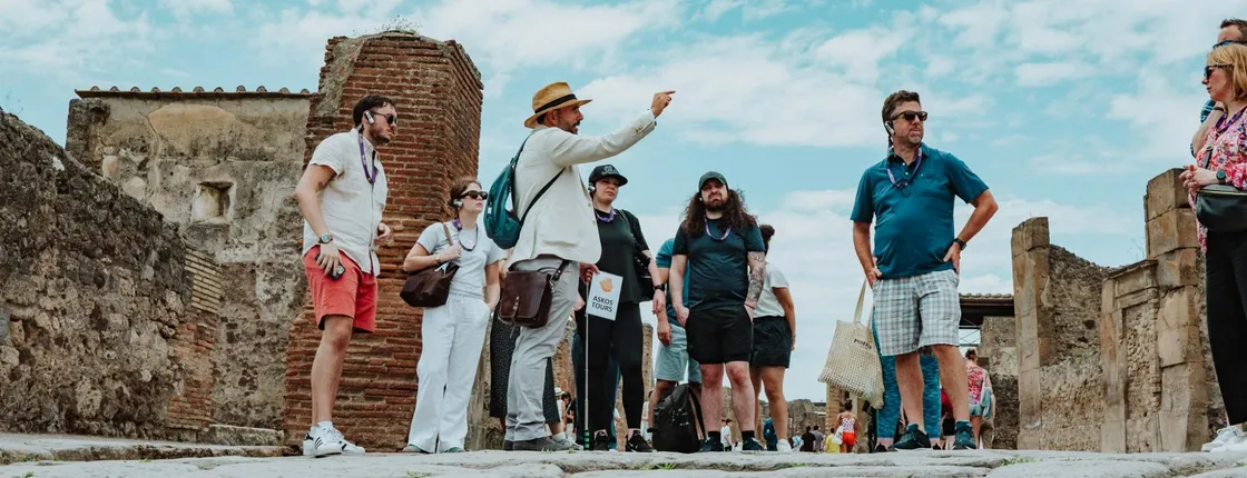 Amphitheatre of Pompeii Tour with an Archaeologist