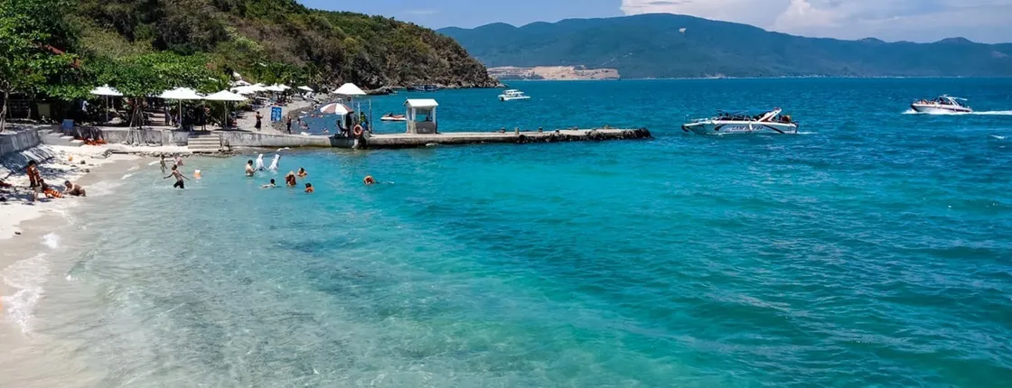 Nha Trang speedboat tour and mud bath at Hon Tam Island