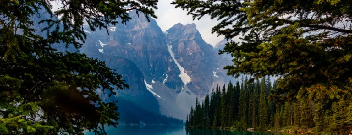 Sunset and stargazing tour at Moraine Lake
