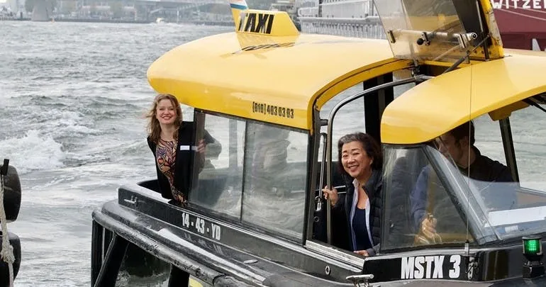 Private Highlight Tour of Rotterdam With Water Taxi Ride