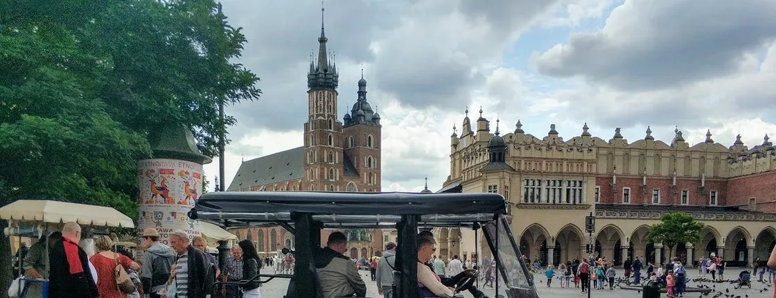 Krakow Old Town, Jewish Kazimierz and Ghetto tour by electric golf cart