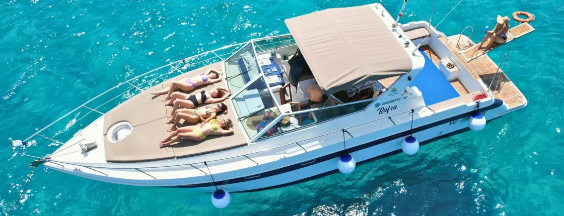 Favignana and Levanzo boat tour from Trapani with lunch