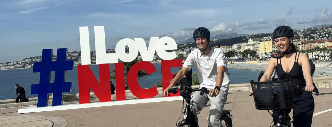 Guided bike tour along Nice's iconic landmarks