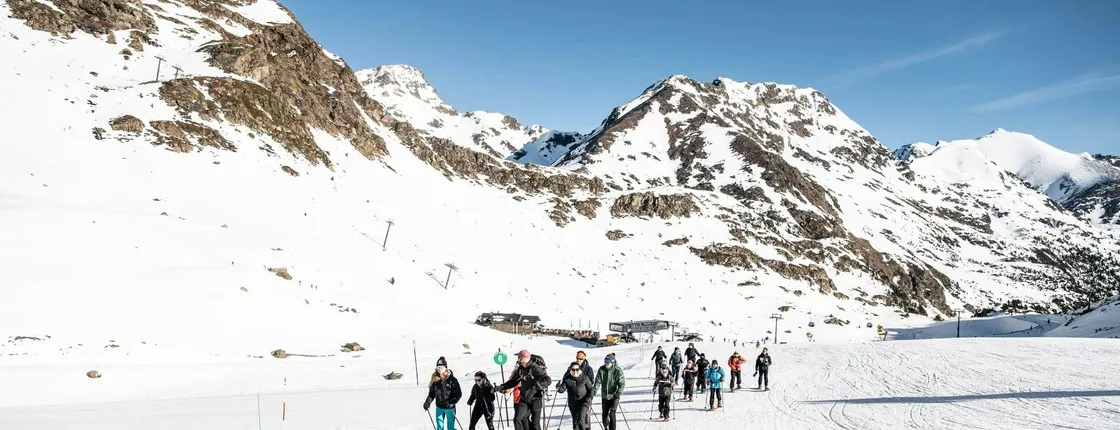 Guided snowshoeing trek in the Ordino-Arcalis area