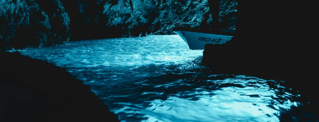 Speedboat tour to Blue Cave and Vis with Pakleni and Hvar islands