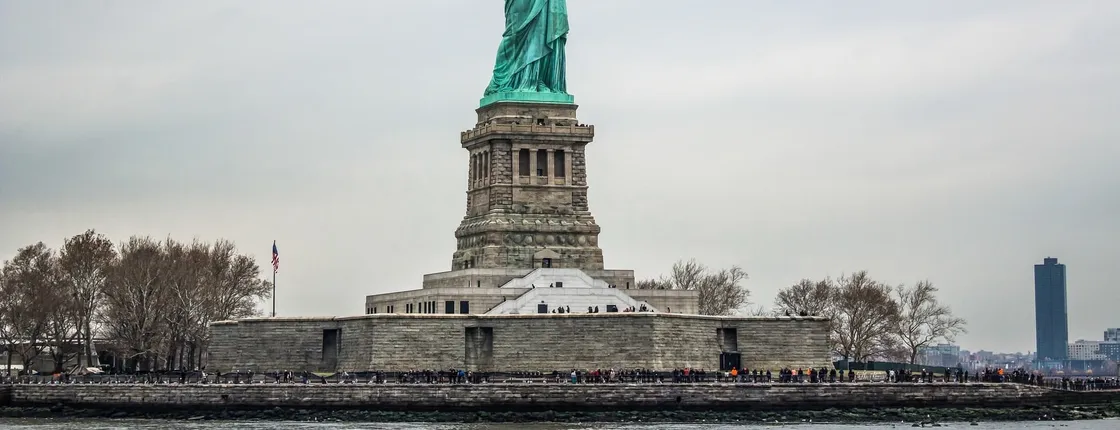 Fast track 4-hour Statue of Liberty and Ellis Island tour