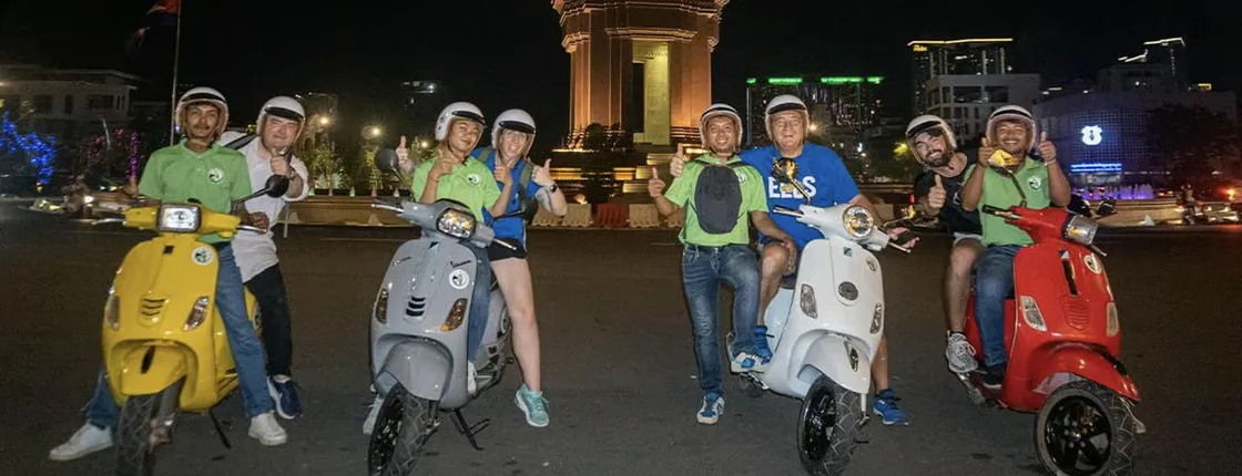 4-hours evening city highlight Vespa tour in Phnom Penh