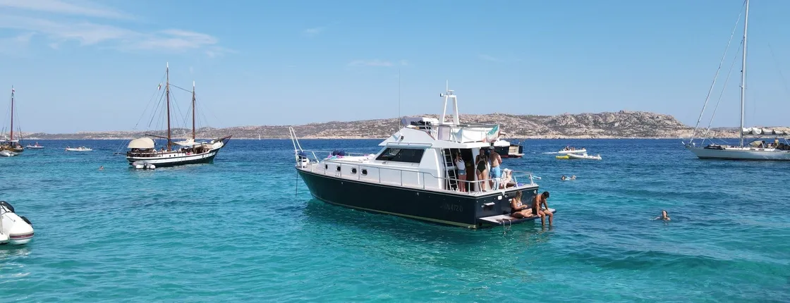 Private boat trip to the Archipelago of La Maddalena from Palau
