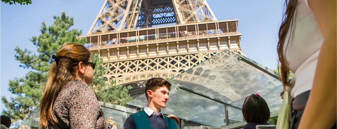 City tour and Eiffel Tower second floor with reserved access