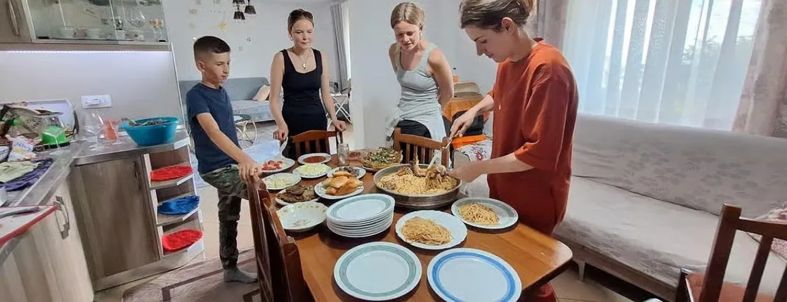 Traditional cooking class with a local family in Berat