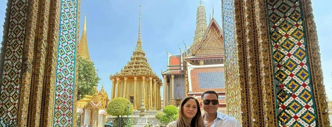 Private tour of Bangkok Grand Palace and Temples in a luxury vehicle
