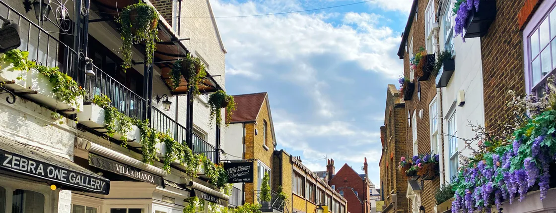 Self-guided Discovery Walk in London’s Hampstead neighborhood