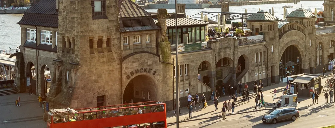 Hamburg sightseeing bus tour line C