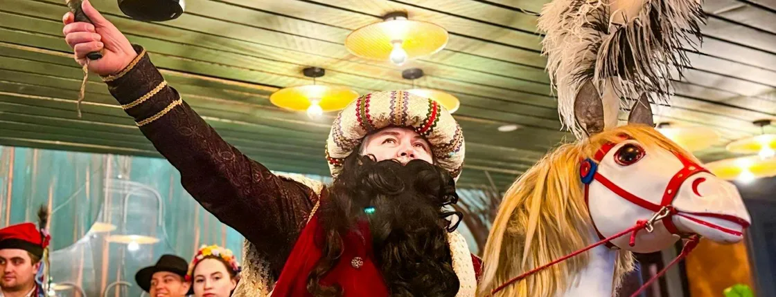 Kraków folk show and traditional Polish dinner experience
