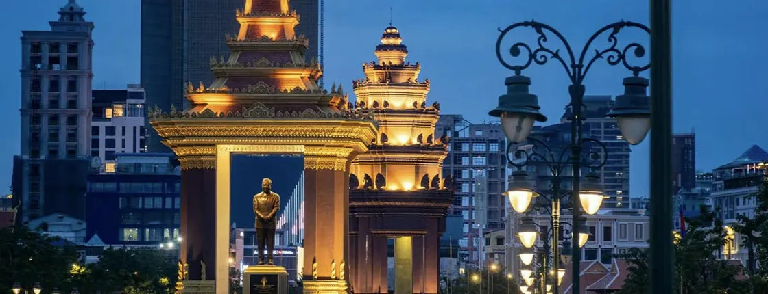 Phnom Penh evening city highlight tour with sunset cruise by tuk-tuk