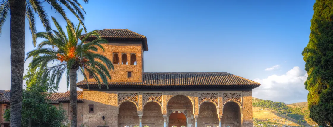 Alhambra Guided Tour with Entry to Arab Baths in Granada