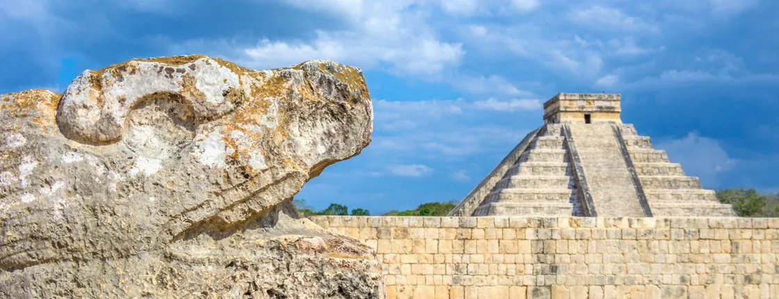 Guided tour to Chichen Itza Mayan archeological site