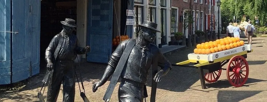Edam and Volendam privately guided walking tour from Amsterdam