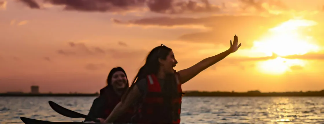 Sunset kayak tour in Cancun Nichupté Lagoon