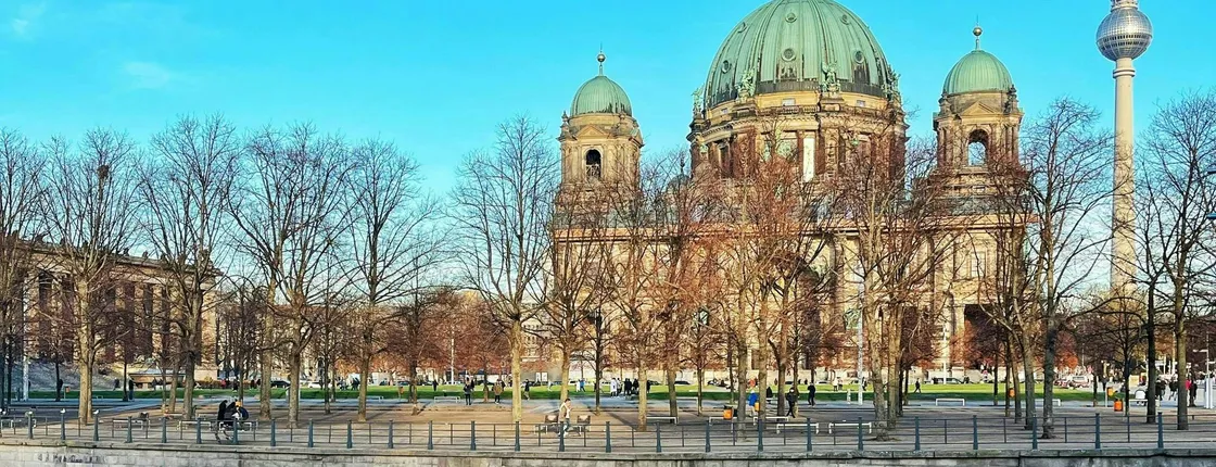 Christmas treasure hunt city exploration game in Berlin