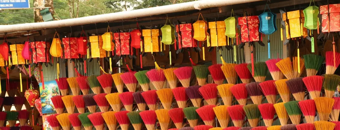 Half-day tour from Hue - The ancient painting crafts of Sinh Village and the Thuy Xuan incense village