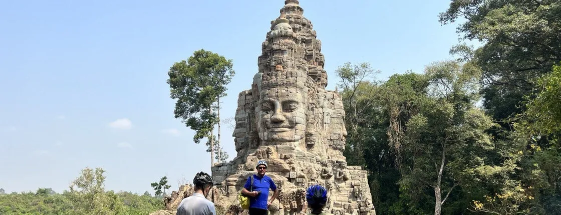 Siem Reap bike tour with visit to Angkor Wat