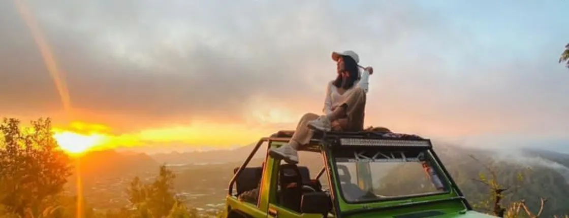 Mount Batur sunrise and hot spring private 4x4 tour