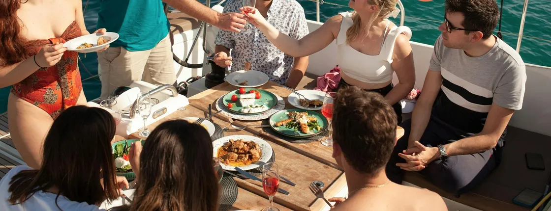 Athens Half-Day Sunset Sailing Cruise with Greek Meal