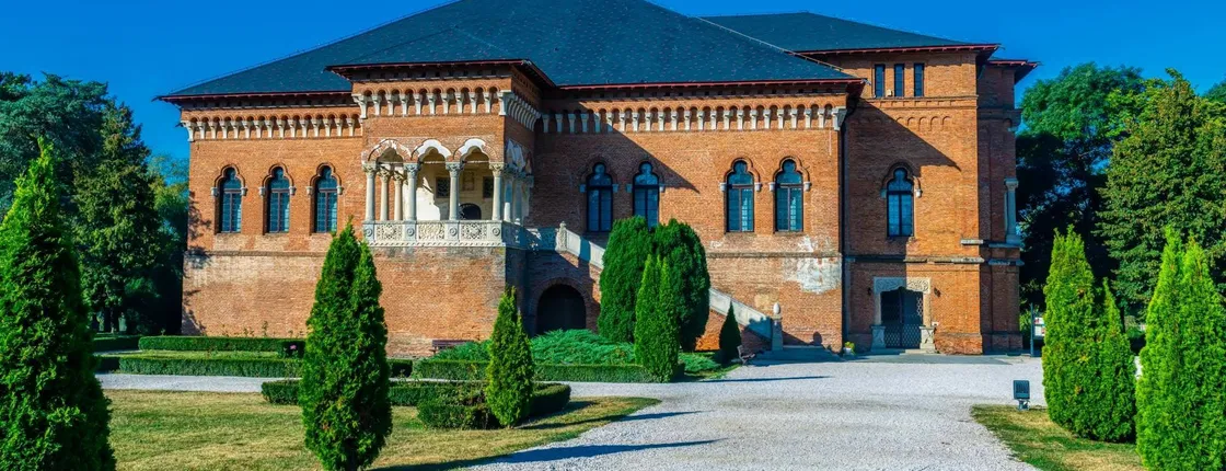 Small-group tour to Mogosoaia Palace and Snagov Monastery