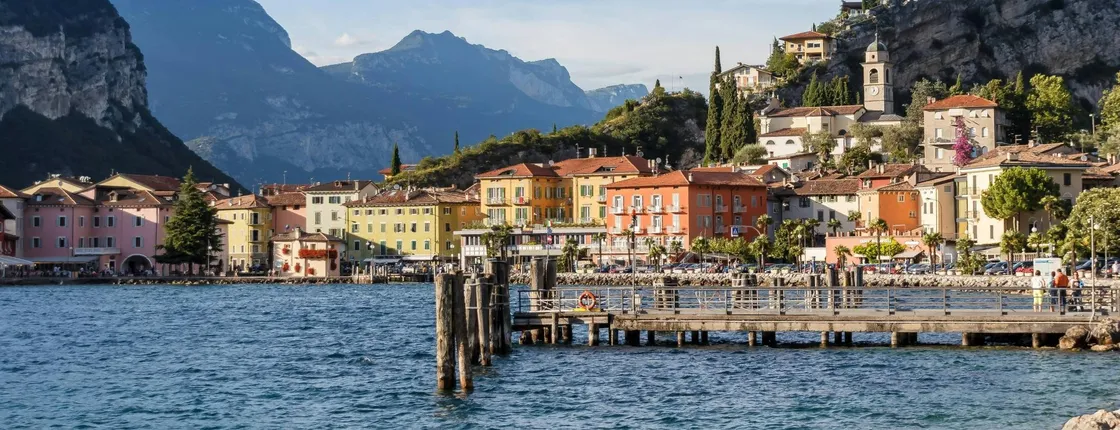 Lake Garda tour with boat trip from Sirmione and Desenzano