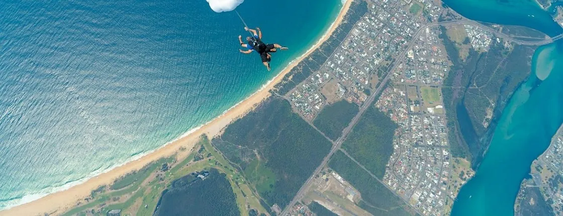 15,000 Ft Skydiving in Newcastle Available in the Week