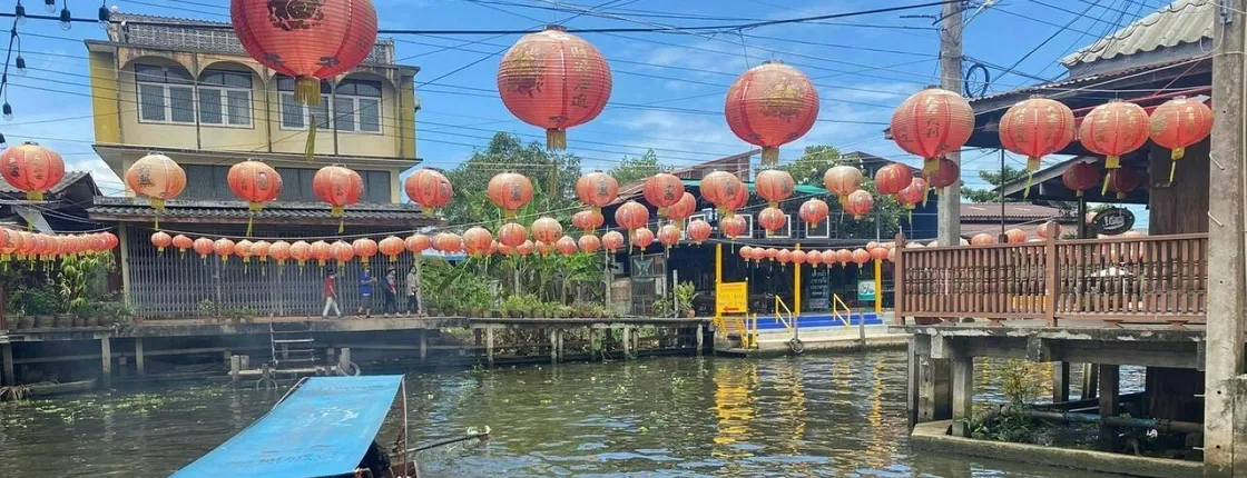 Private tour of Amphawa floating market, railway market and boat ride