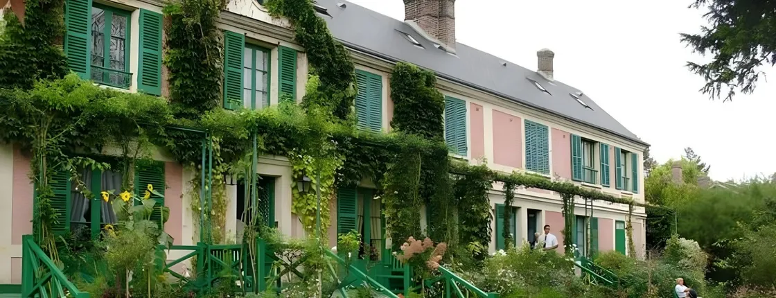 Giverny half day guided trip with Monet's house and gardens from Paris