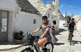 E-Bike Alberobello Guided Tour with Food and Wine Tasting