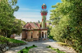 Guided tour of Comillas, Gaudí's Capricho and Santillana del Mar