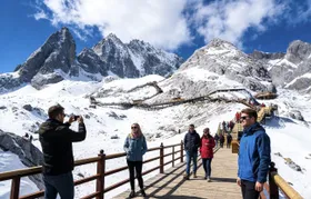 Luxury Lijiang day tour, Jade Dragon Snow Mountain and impression show