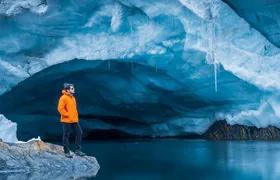 Pastoruri Glacier full-day tour from Huaraz with Andean lakes