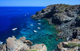 Full-day Pantelleria boat tour with lunch