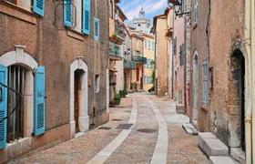 Self guided tour with interactive city game of Mons