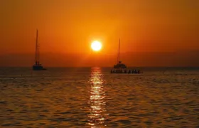 Sunset catamaran cruise in Dénia
