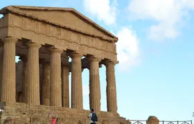 Private transportation to the Valley of the Temples + Agrigento