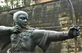 Nottingham Quest: Self Guided City Walk & Immersive Treasure Hunt