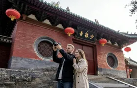 Private Day Tour to Shaolin Temple and Longmen Grottoes from Luoyang