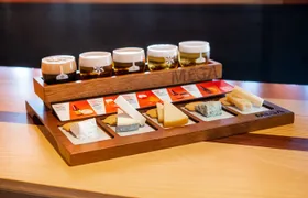 Guided Visit to the Estrella Galicia Museum with Cheese Pairing