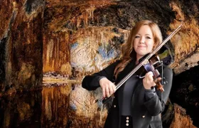 Saalfeld fairy caves tour with violin music
