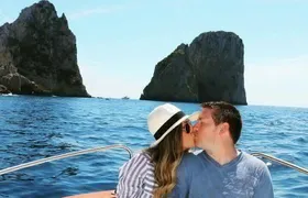 Private tour in a typical Capri boat
