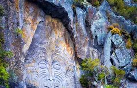 Lake Taupō cruise with Māori rock carvings