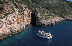 Guided boat tour to Sazan and Karaburun from Durrës